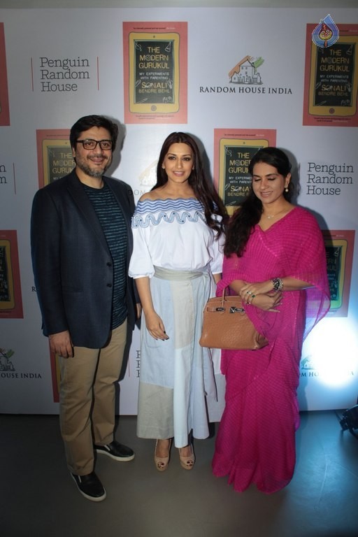 Sonali Bendre Book Success Party - 62 / 63 photos