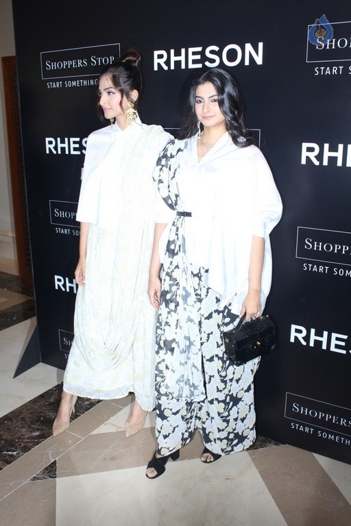 Sonam Kapoor and Rhea Kapoor at Rheson Event - 12 / 28 photos