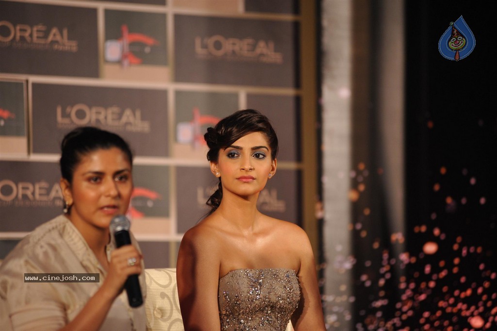 Sonam Kapoor at LOreal Paris Event - 14 / 85 photos