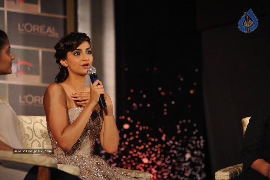 Sonam Kapoor at LOreal Paris Event - 45 / 85 photos