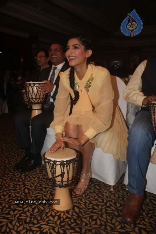 Sonam Kapoor Launches Spice Mobility - 11 / 32 photos