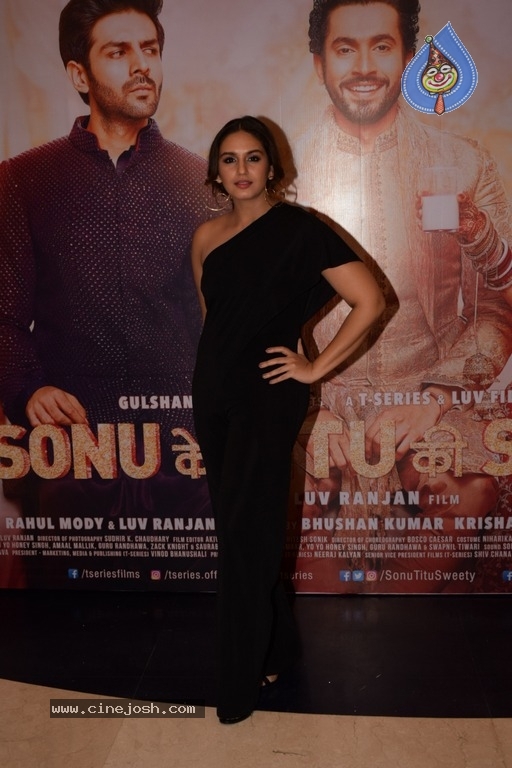 Sonu Ke Titu Ki Sweety Movie Success Party Photos - 29 / 30 photos