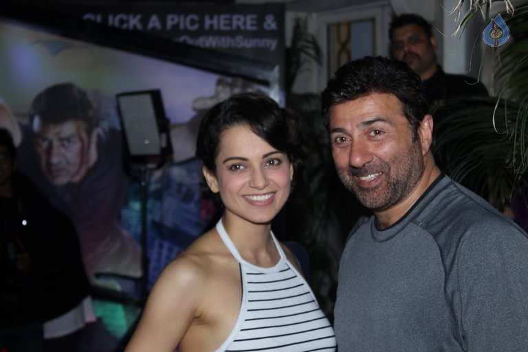 Special Screening of Saala Khadoos - 18 / 83 photos