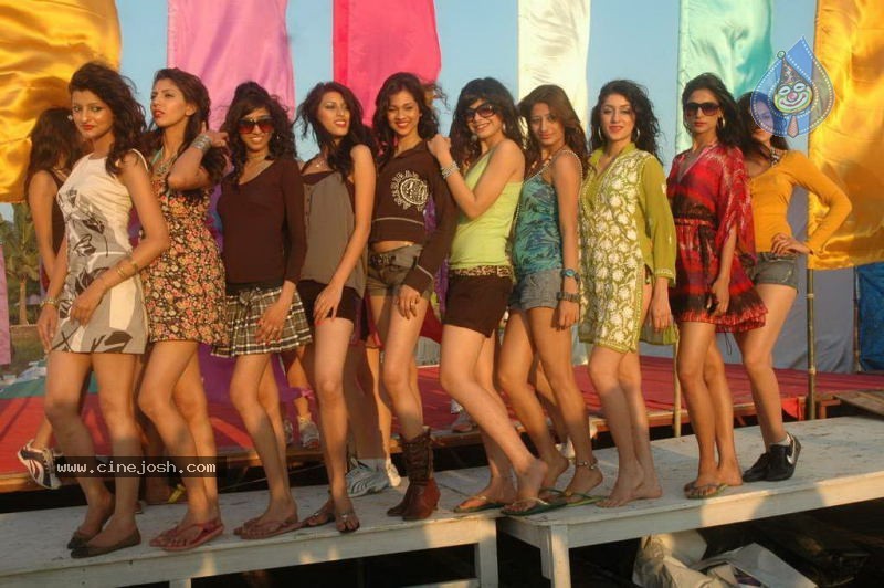 Spicy Models at Indian Princess 2011 Bash - 112 / 113 photos