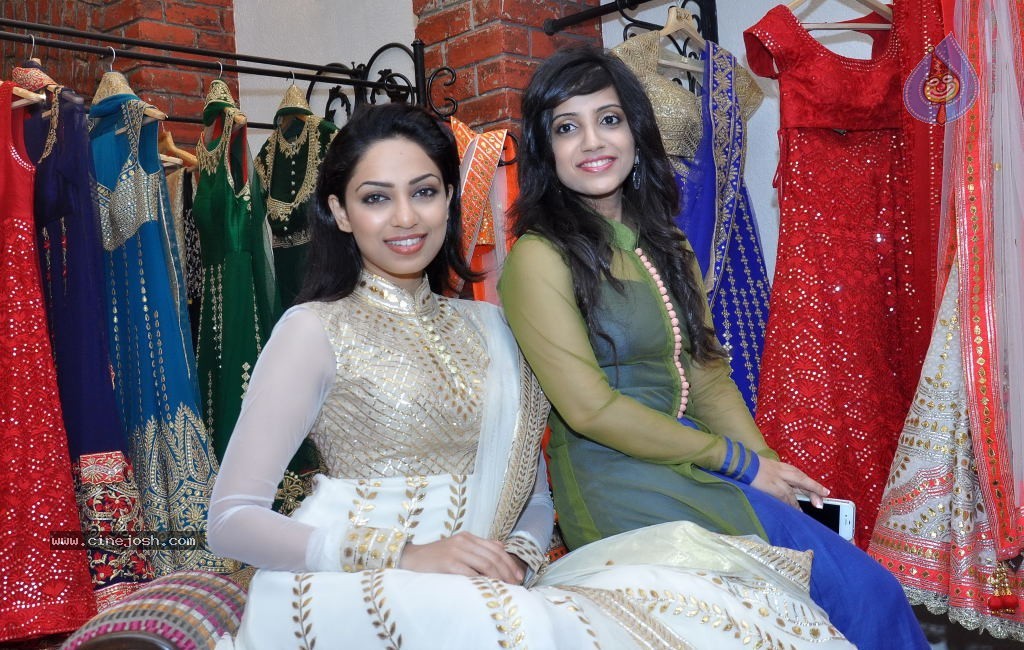 Spring Summer 2014 Preview of Hue Store - 13 / 23 photos