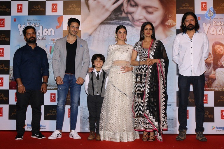 Sridevi at Kabhi Yaadon Mein Song Launch - 16 / 42 photos