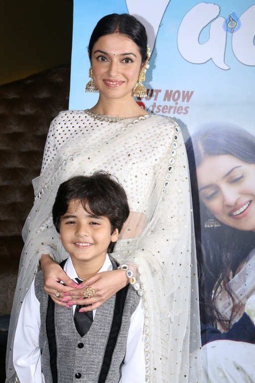 Sridevi at Kabhi Yaadon Mein Song Launch - 41 / 42 photos