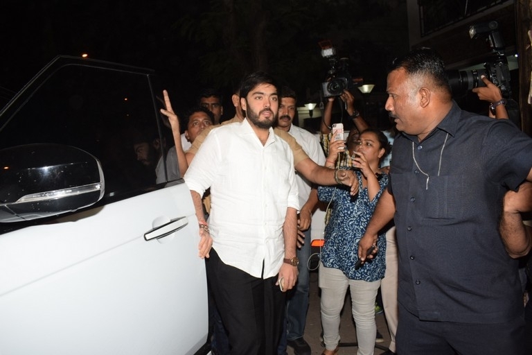 Sridevi Death - Celebs Visit Anil Kapoor Set 4 - 14 / 41 photos