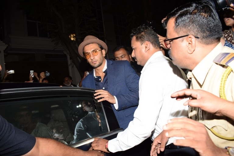 Sridevi Death - Celebs Visit Anil Kapoor Set 4 - 33 / 41 photos