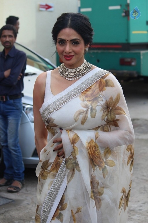Sridevi Promotes Mom at Sa Re Ga Ma Pa Sets - 1 / 21 photos