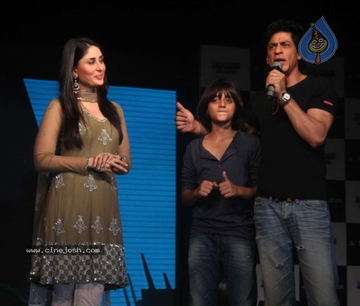 SRK and Kareena at Sony Playstation Event - 3 / 45 photos