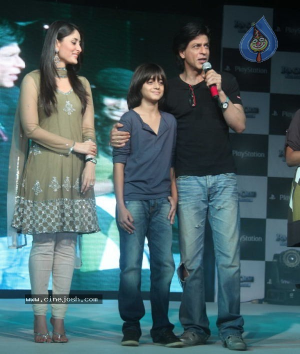 SRK and Kareena at Sony Playstation Event - 22 / 45 photos