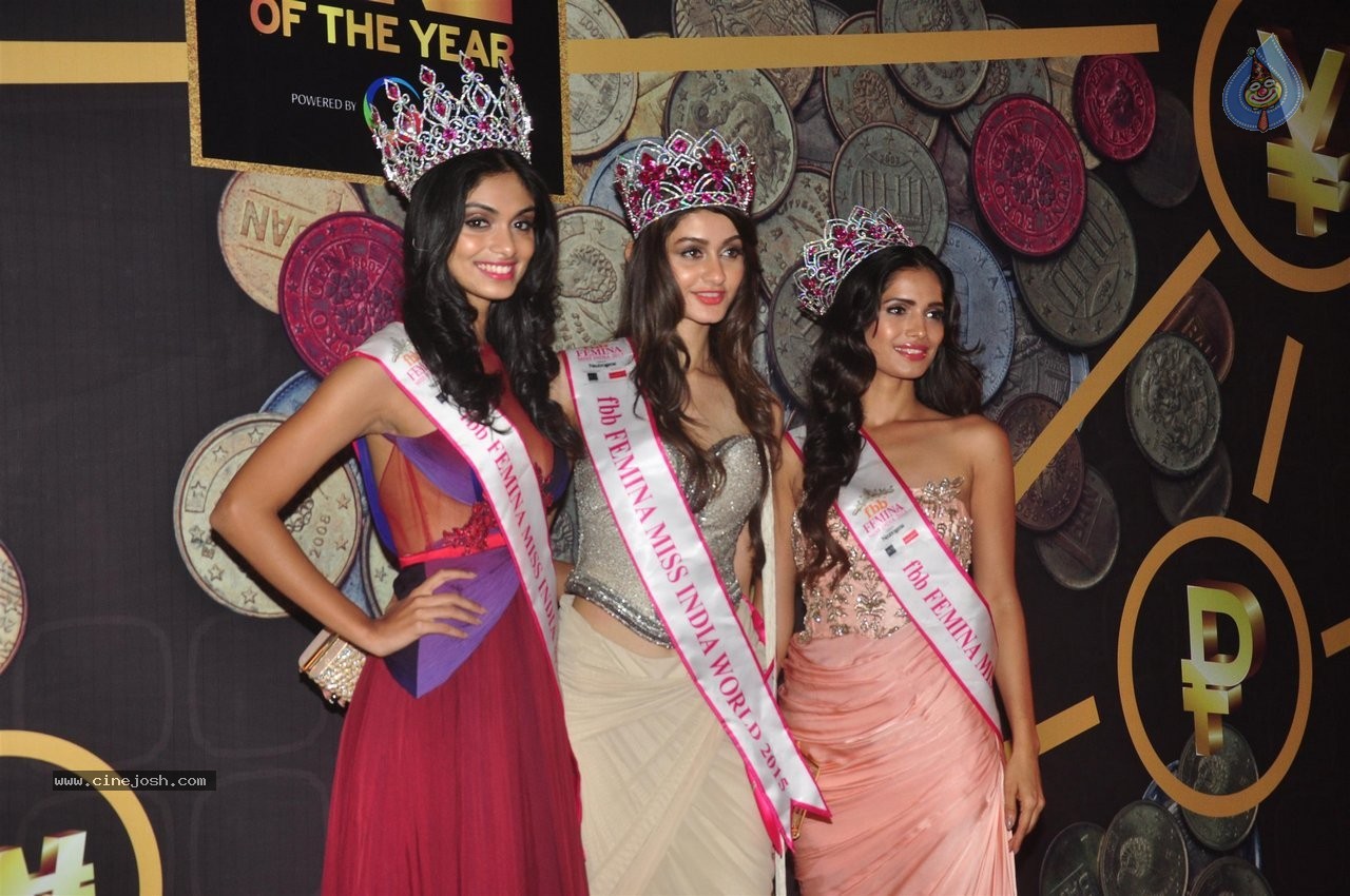 SRK at 2nd Edition of NRI of the Year Awards - 24 / 26 photos