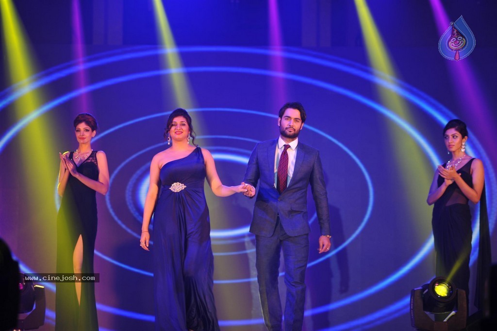 SRK at Ticket to Bollywood Event - 54 / 122 photos