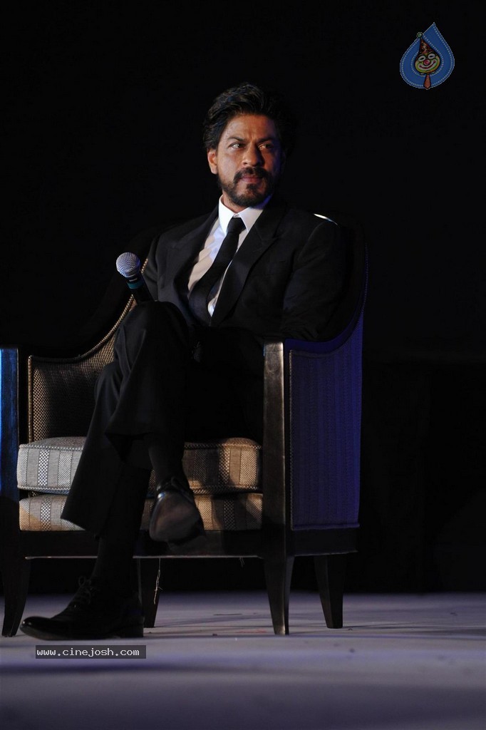 SRK at Ticket to Bollywood Event - 57 / 122 photos