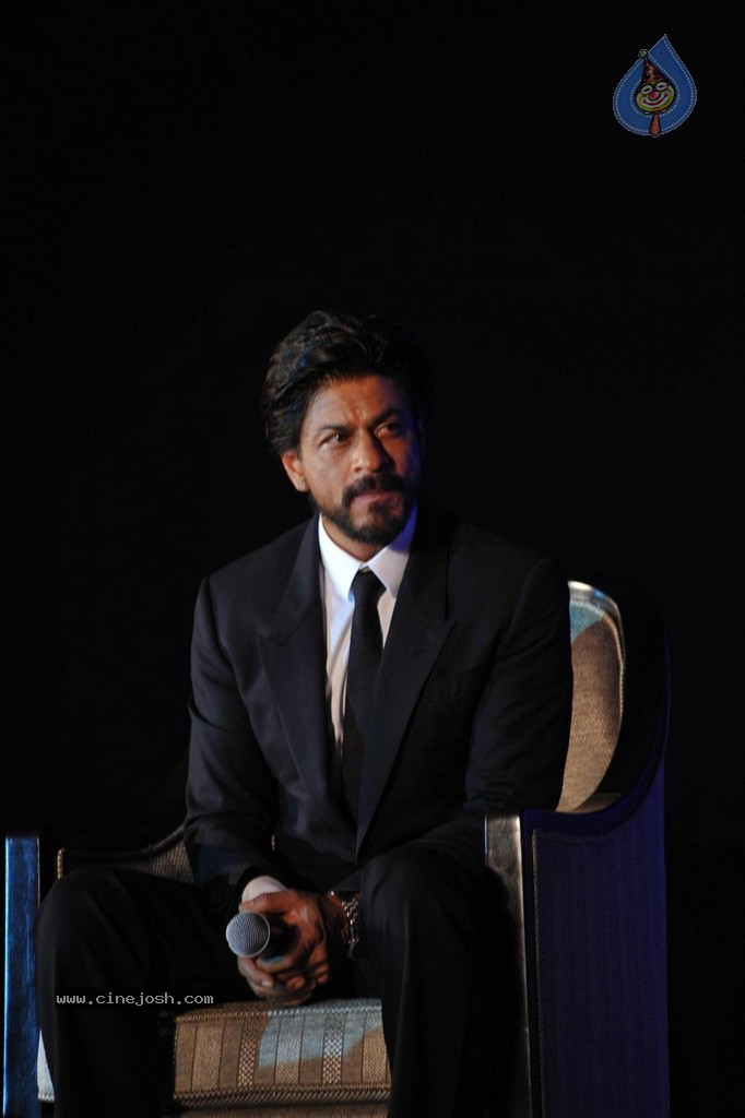SRK at Ticket to Bollywood Event - 60 / 122 photos