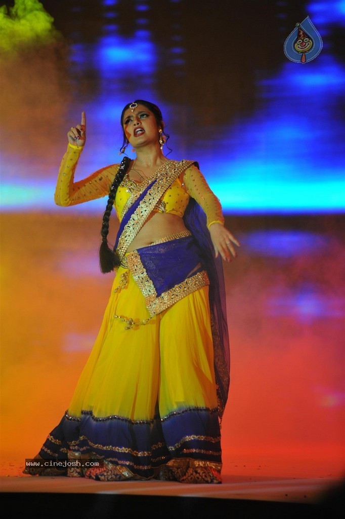 SRK at Ticket to Bollywood Event - 63 / 122 photos