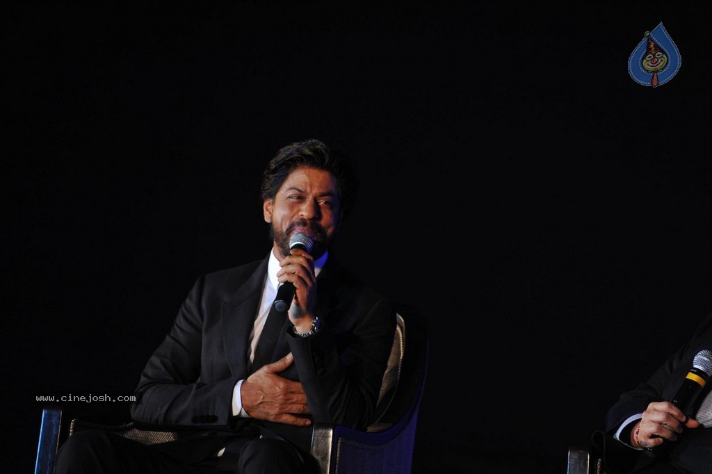 SRK at Ticket to Bollywood Event - 94 / 122 photos