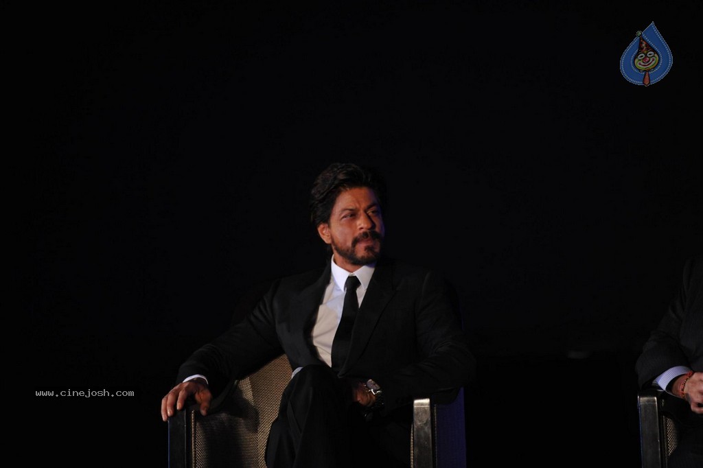 SRK at Ticket to Bollywood Event - 101 / 122 photos