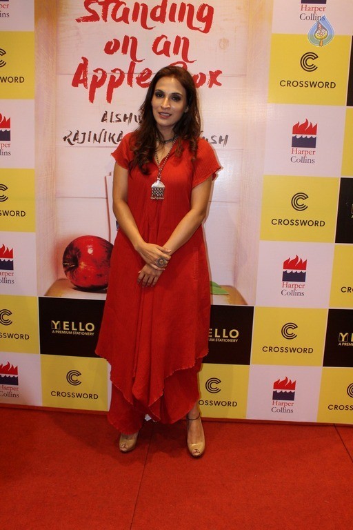 Standing on an Apple Box Book Launch - 6 / 38 photos