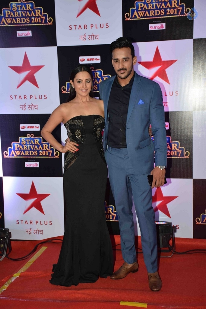 Star Parivar Awards 2017 Red Carpet Photos - 15 / 62 photos