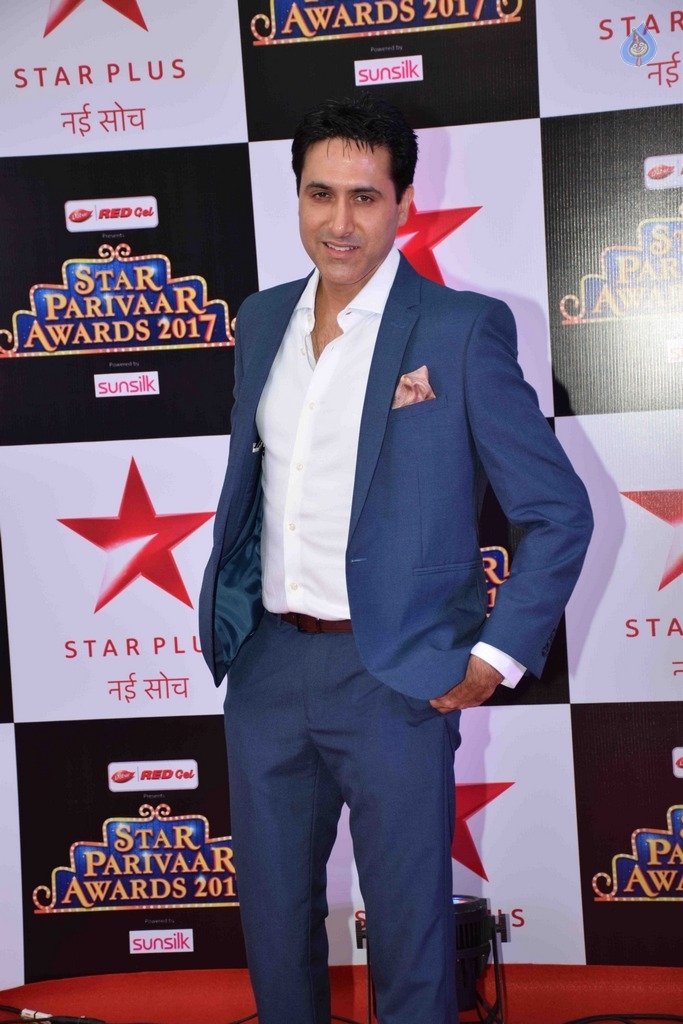 Star Parivar Awards 2017 Red Carpet Photos - 21 / 62 photos