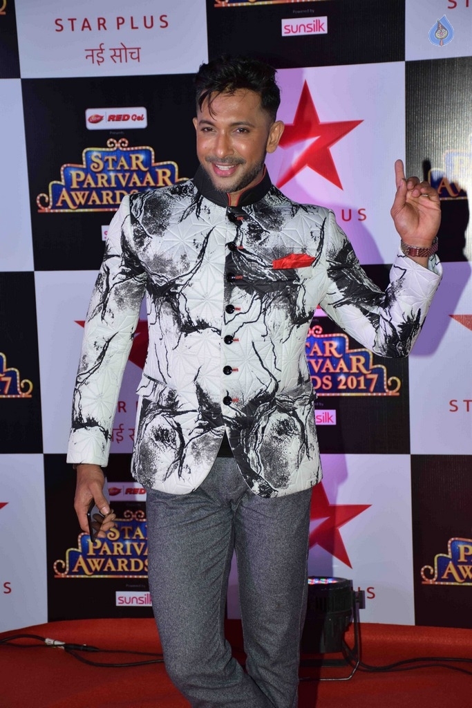 Star Parivar Awards 2017 Red Carpet Photos - 61 / 62 photos