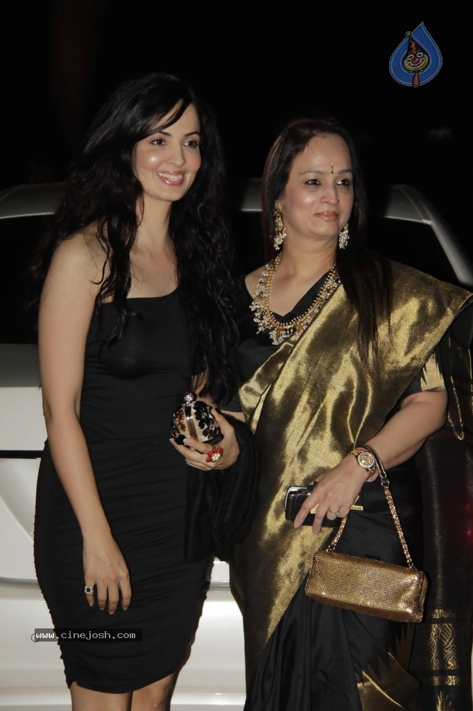 Stardust Awards 2012 - 50 / 150 photos