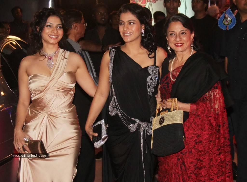 Stardust Awards 2012 - 72 / 150 photos