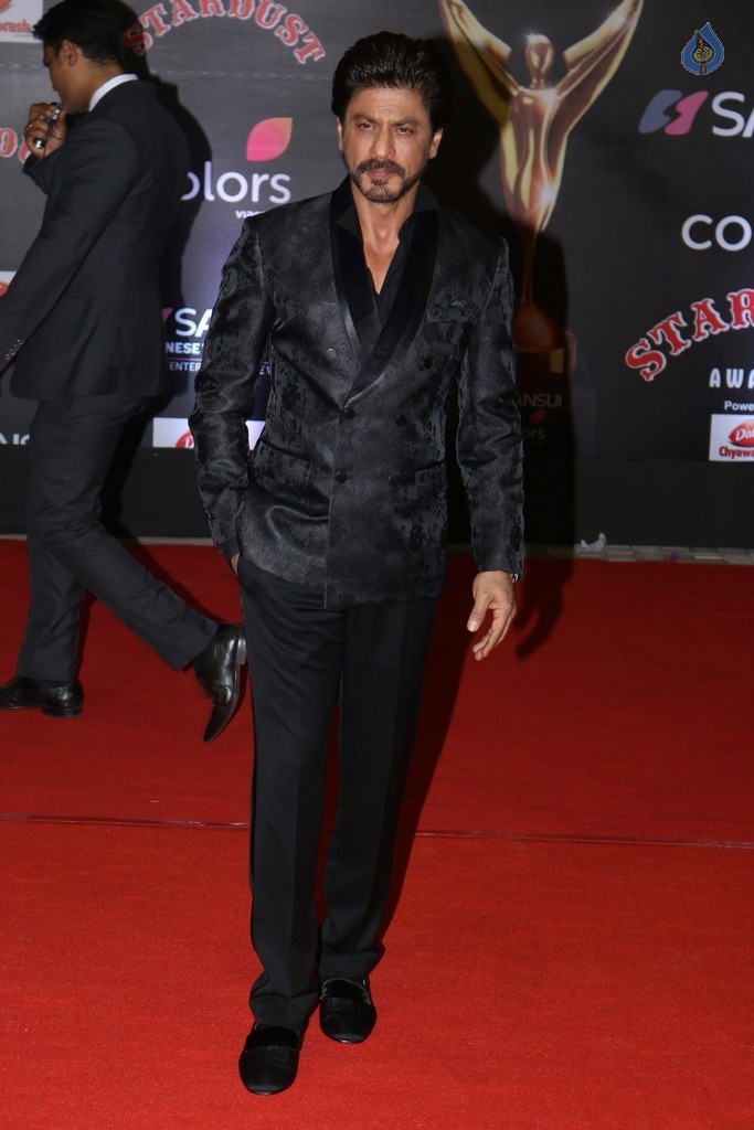 Stardust Awards 2016 Red Carpet 1 - 21 / 62 photos