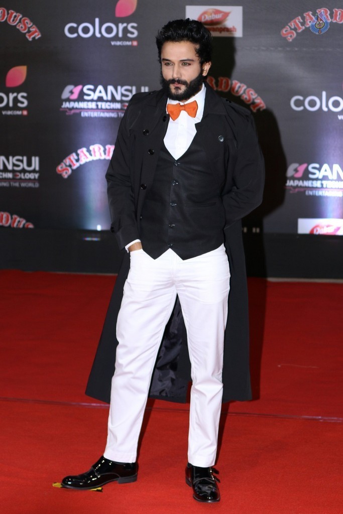 Stardust Awards 2016 Red Carpet 2 - 23 / 62 photos