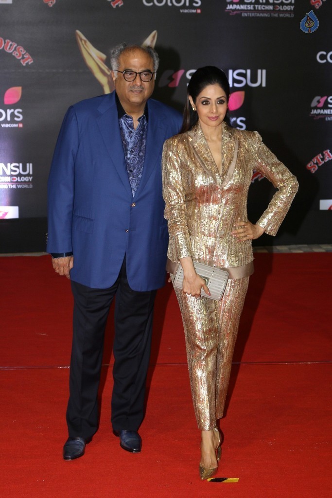 Stardust Awards 2016 Red Carpet 2 - 43 / 62 photos