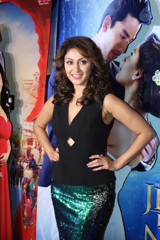 Stars at Jeena Isi Ka Naam Hai Premiere - 4 / 42 photos