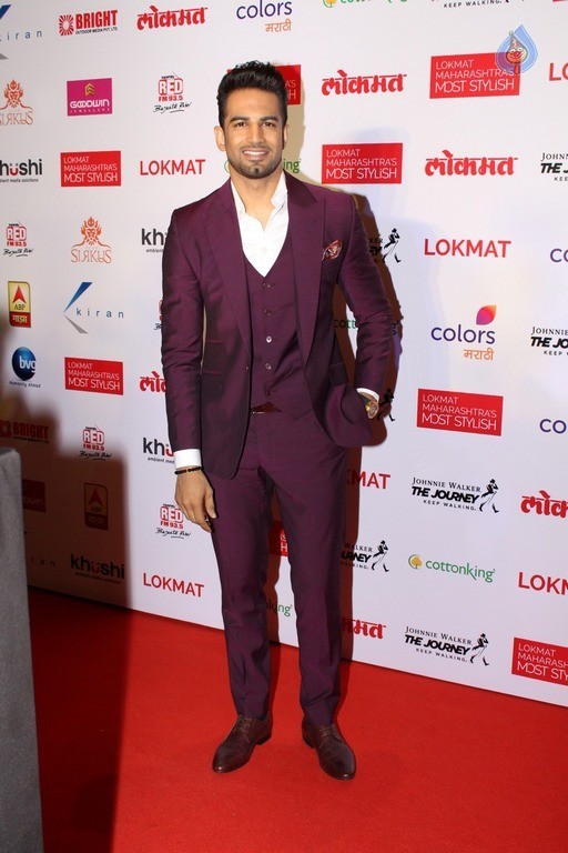 Style Icon Of Maharastra Lokmat Awards 2016-2017 - 49 / 63 photos