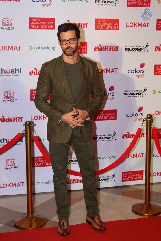 Style Icon Of Maharastra Lokmat Awards 2016-2017 - 54 / 63 photos