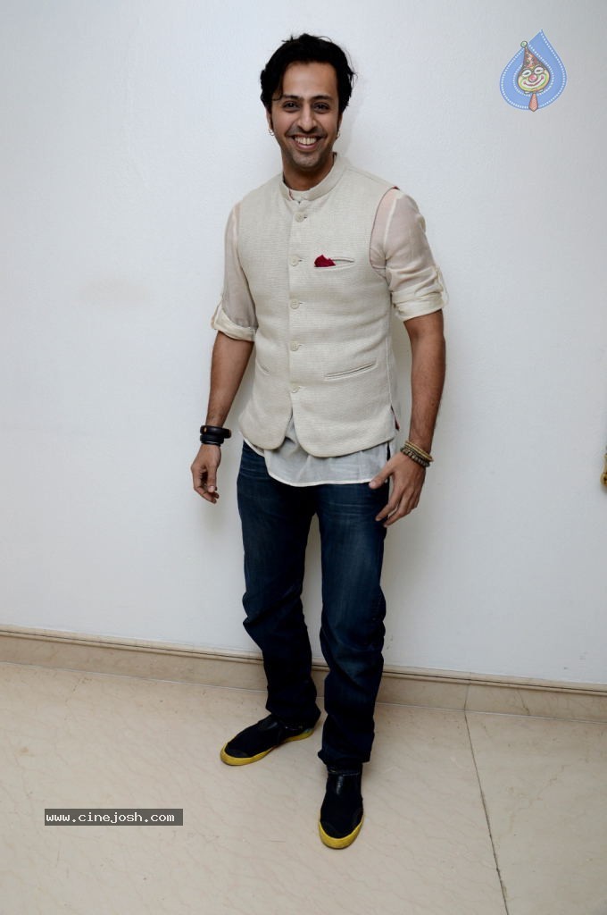 Sudeep Jaipurwale Sangeet n Wedding Ceremony - 16 / 23 photos