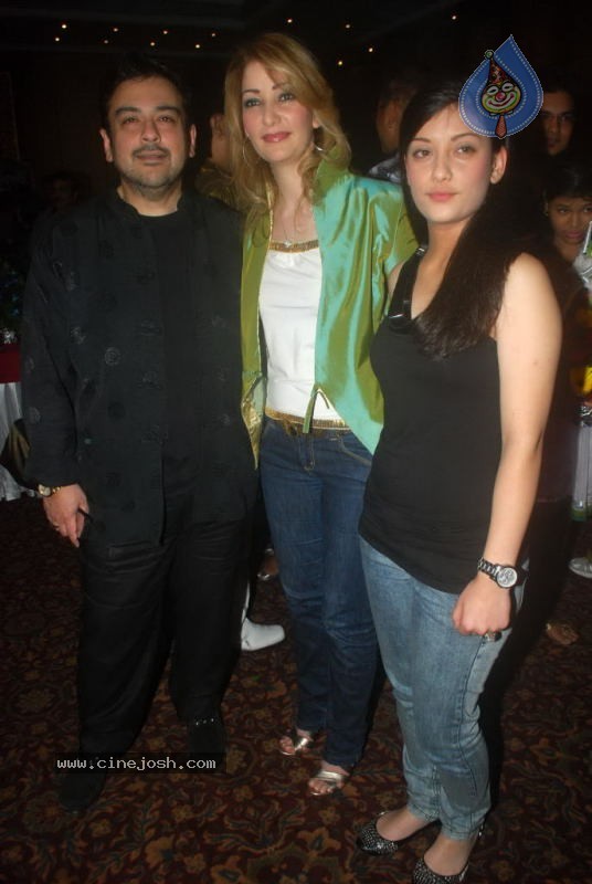 Sudesh Bhosle Birthday Party - 22 / 87 photos