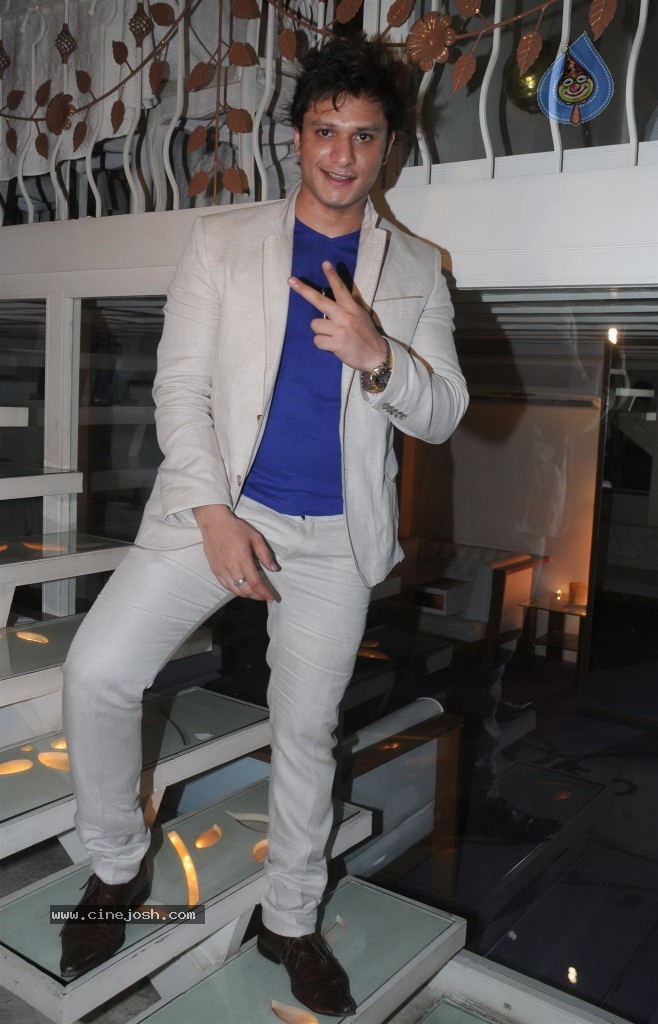 Sufzal Saleem Birthday Party - 24 / 26 photos