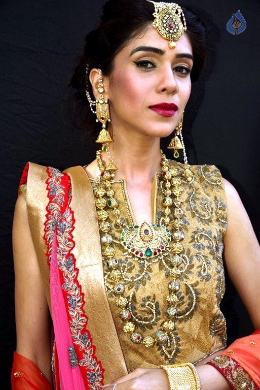 Summer Fashion Bridal Show - 18 / 21 photos