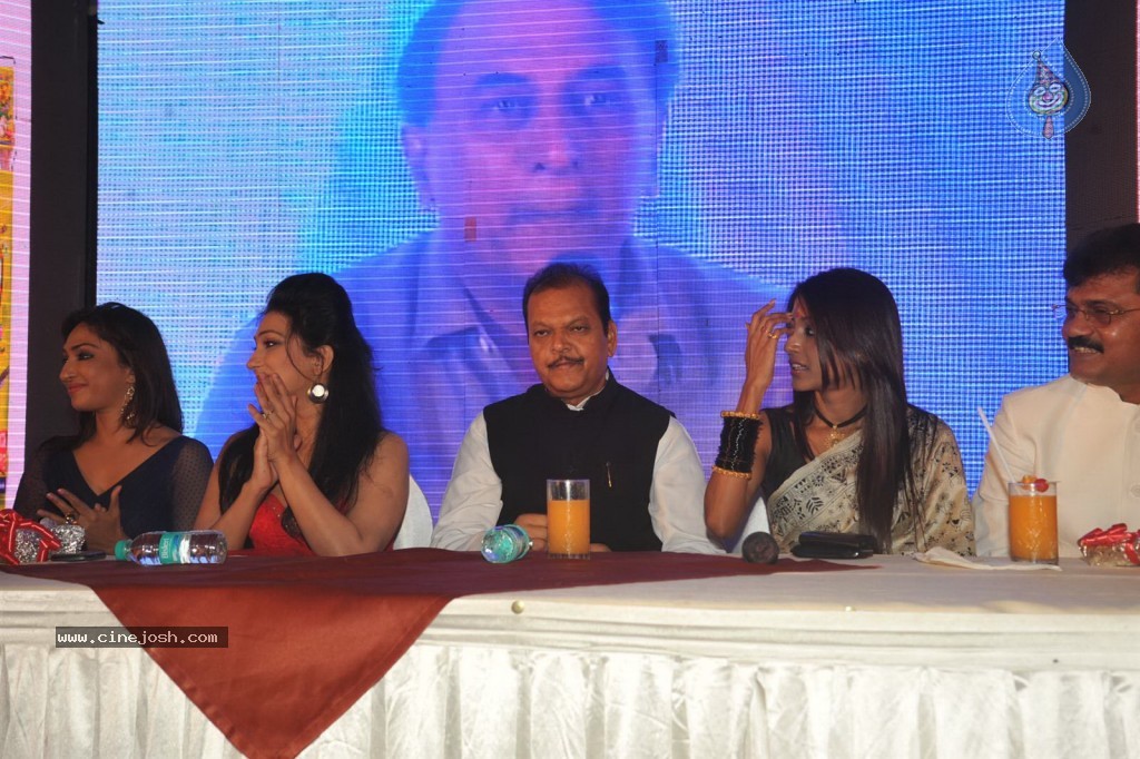 Sunil Gavaskar Launches POTO Potato Flakes - 18 / 85 photos
