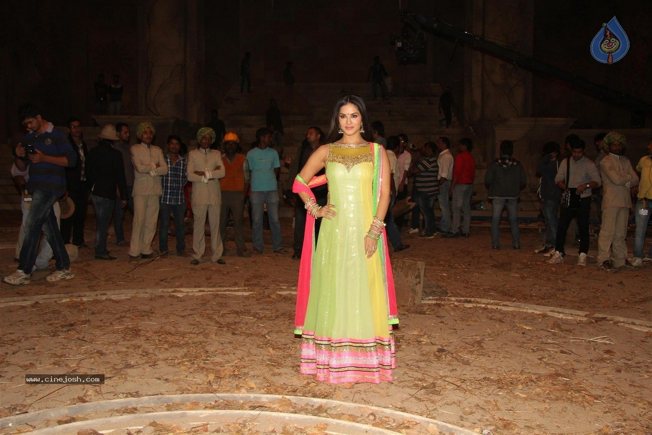Sunny Leone at Film Leela Sets - 35 / 41 photos