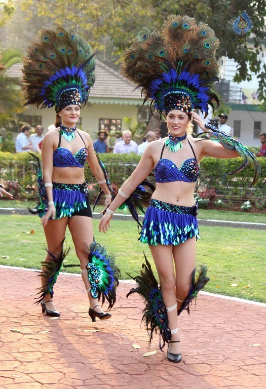 Sunny Leone at The Atilla Million Race Event - 10 / 38 photos