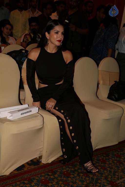 Sunny Leone Launches Manforce Calendar - 11 / 41 photos