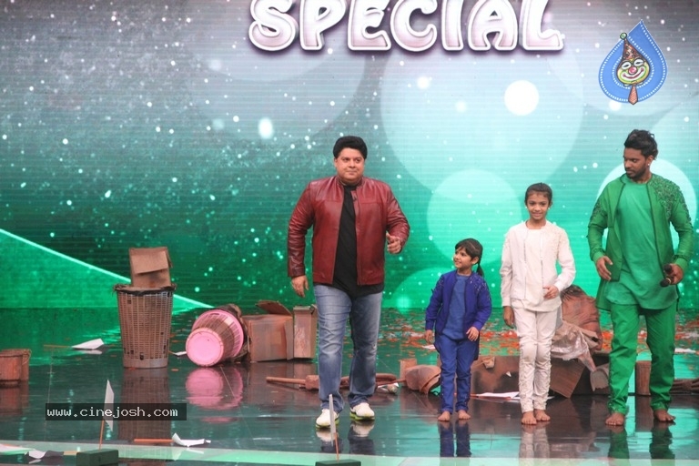 Super Dancer Show On Location Photos - 2 / 9 photos