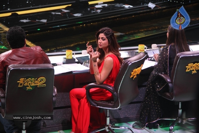 Super Dancer Show On Location Photos - 3 / 9 photos