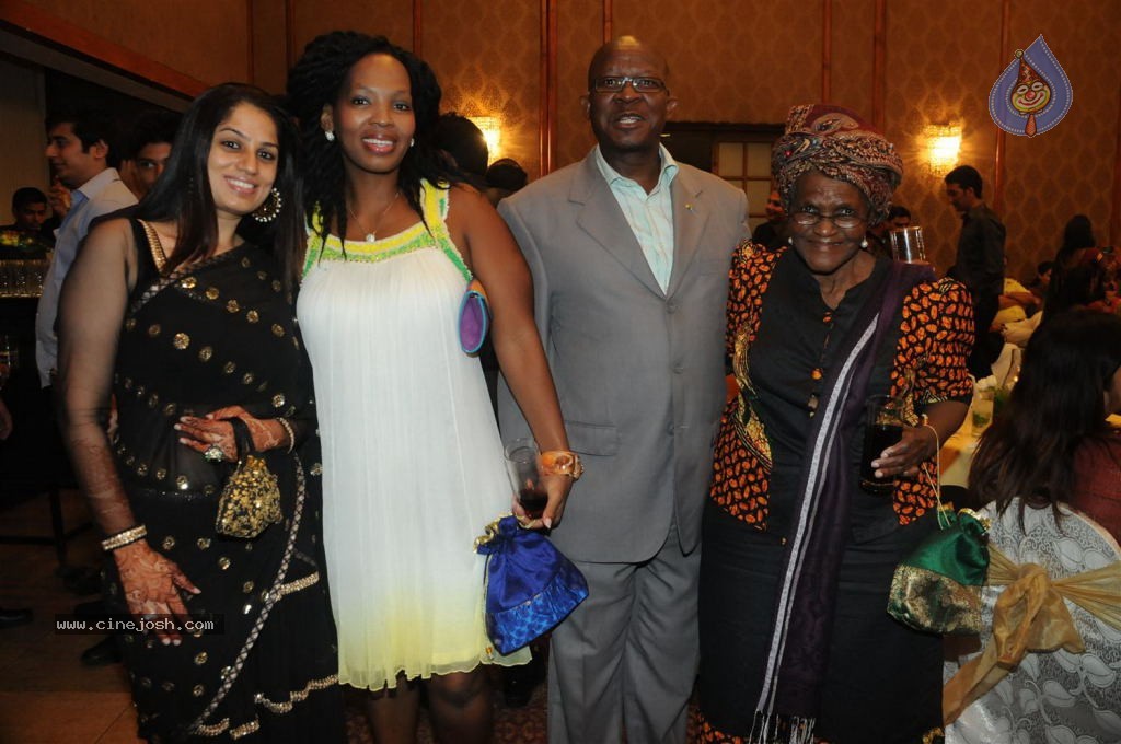 Suraj Godombe Sangeet Ceremony - 18 / 45 photos