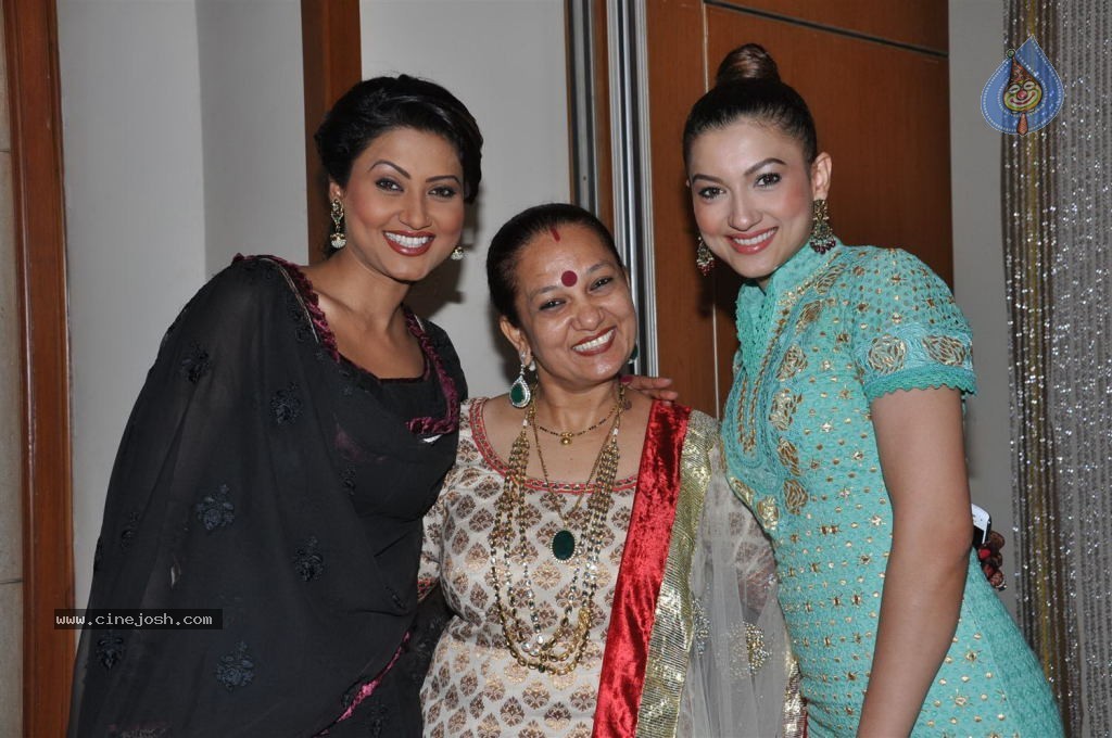 Suraj Godombe Sangeet Ceremony - 30 / 45 photos