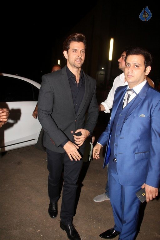 Suron Ke Sang Salaam Shri Gulshan Kumar Red Carpet - 19 / 82 photos