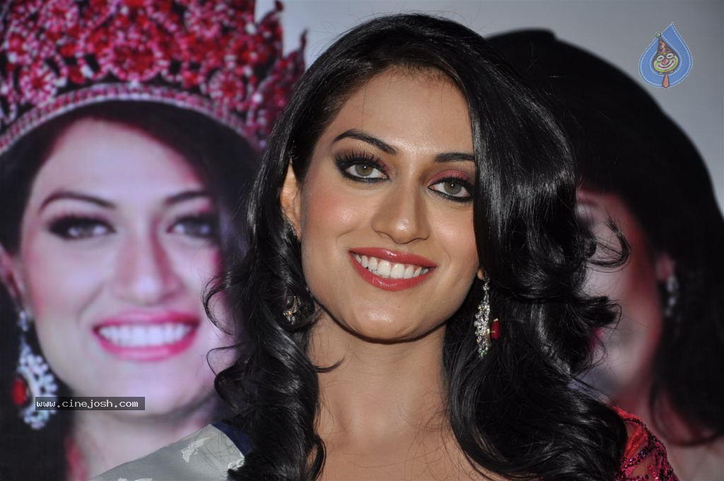 Sushmita Sen at I AM SHE Event - 23 / 41 photos