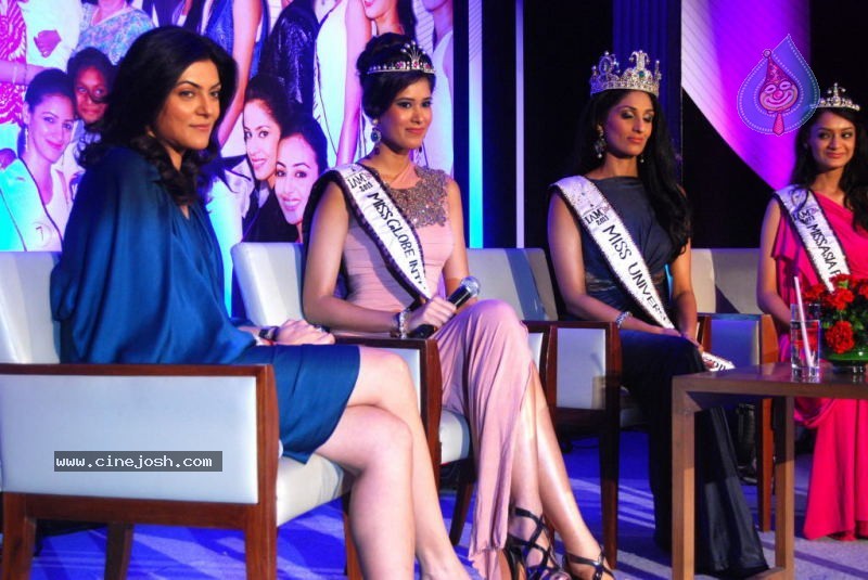 Sushmita Sen Introduces I AM SHE 2011 Winners - 19 / 26 photos